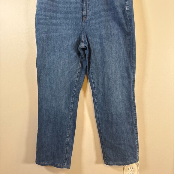 Talbots • The Curvy Straight Leg Jean Size 14 Medium Wash High Rise Denim Casual - Picture 7 of 11